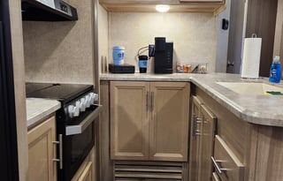 Poconos Romance: Luxury RV Delivered