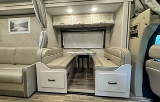 Rolling Retreat 2023 Mercedes Thor Four Winds 24LT