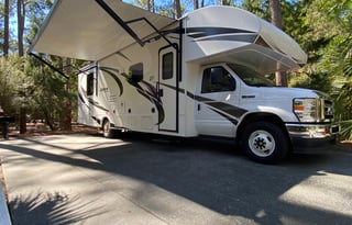 Easy to drive RV, family road trip!
