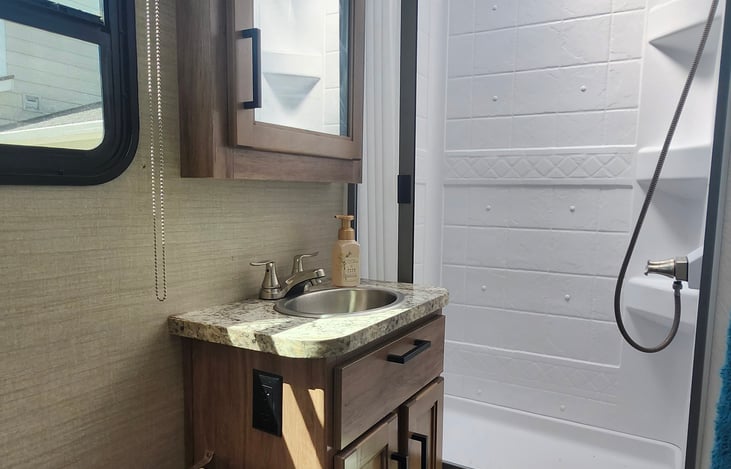 Full Bathroom!