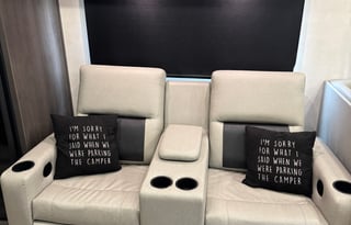 Glamping Getaway – FR3 34DS