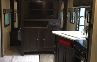 The Kottre's 2018 Cruiser RV Shadow Cruiser