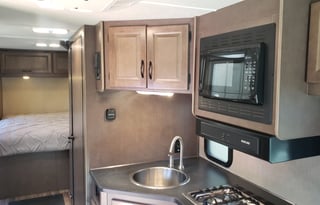 2018 Thor Majestic 28A