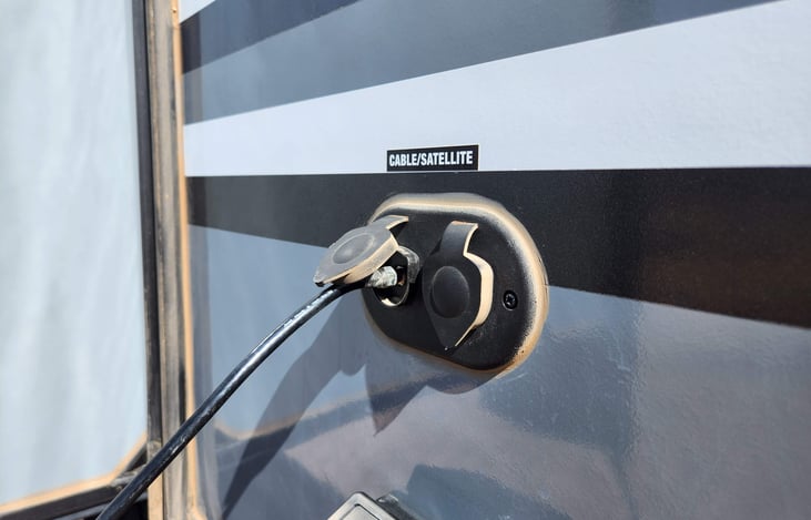 Satellite / Cable TV ready.