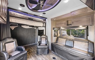 ✨Adventure-Ready Toyhauler – Delivered & Clean!✨