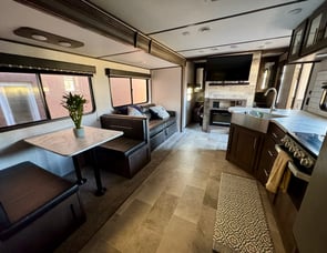 Dutchmen RV Coleman Lantern LT Series 262BH