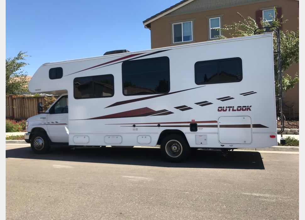 Class C Motor Home rentals in Antioch