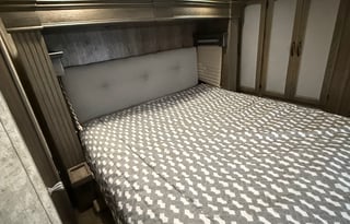 2017 Eclipse Attitude Wide Body Series 34CRSG