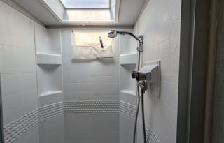 Flagstaff Micro Lite | Modern and cozy w/ 2 slides