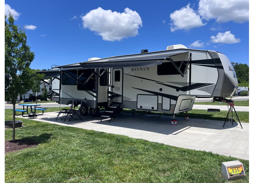 Fifth Wheel rentals in Knoxville