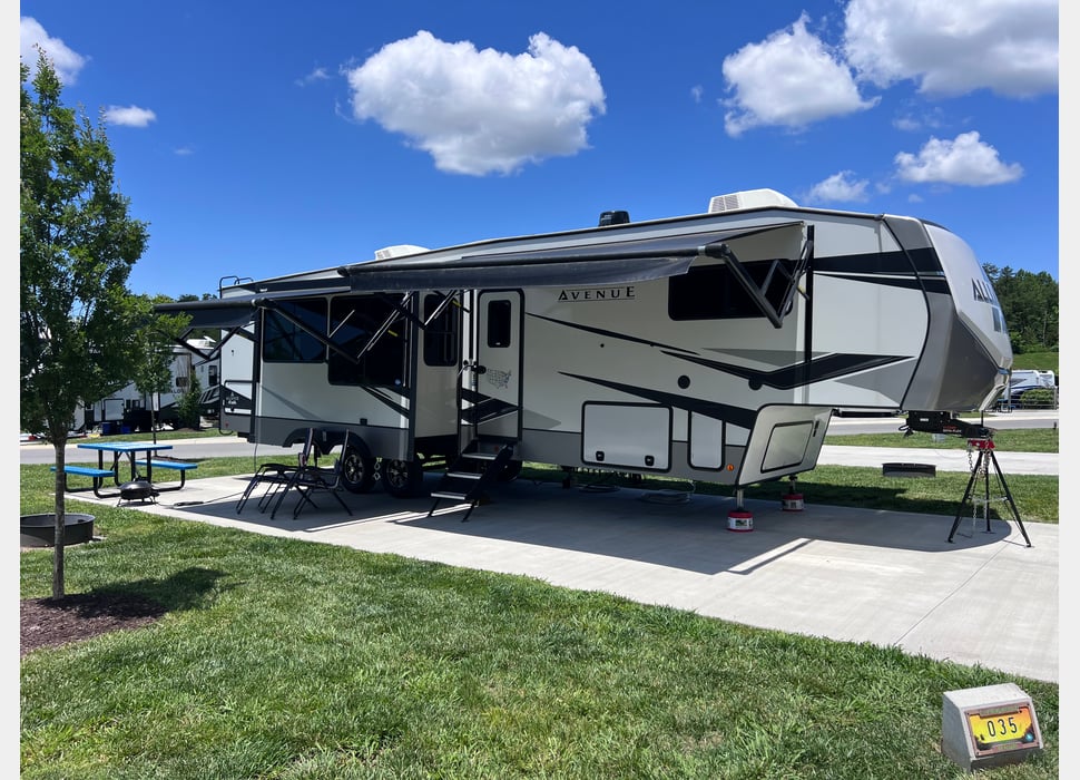 Fifth Wheel rentals in Knoxville