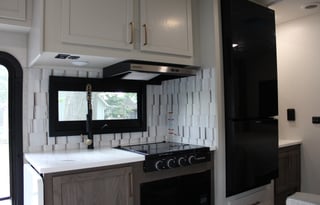 Cozy 23' Class C Motorhome | Sleeps 5