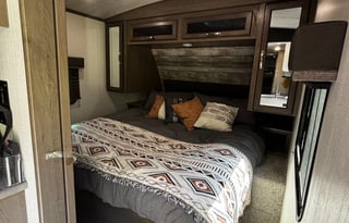 2021 Keystone RV Cougar Half-Ton 24SABWE