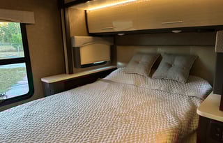 Thor Motor Coach Vegas 27.7 Class A