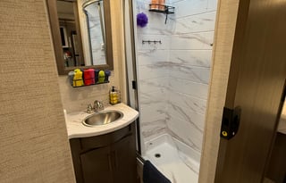 "Moms Fern" Thor Motor Coach 29D