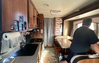 Fini’s Cozy Camper Rental