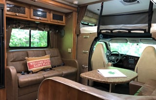 Like New, Easy-To-Drive Class C RV