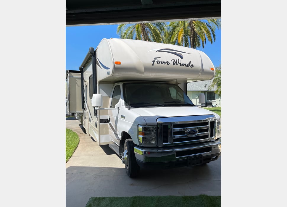 Class C Motor Home rentals in Clermont