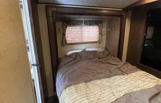 2015 Forest River RV Surveyor 32RLTS