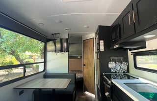 2022 Springdale 28ft Bunkhouse - Solar/Inverter