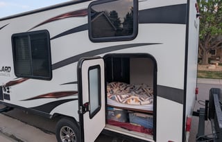 Easy to hard shell camper trailer for 5