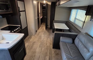 Jake and baylee's Rv pet and kid friendly!!