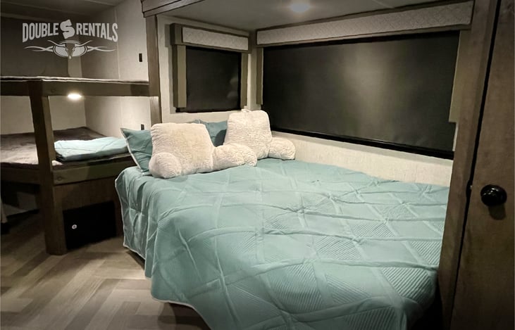 Dinette in the Slide-Out, Easily Makes into An Extra Bed