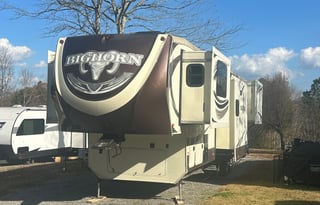 Sweet Serenity Heartland BigHorn - 5 Slide Outs