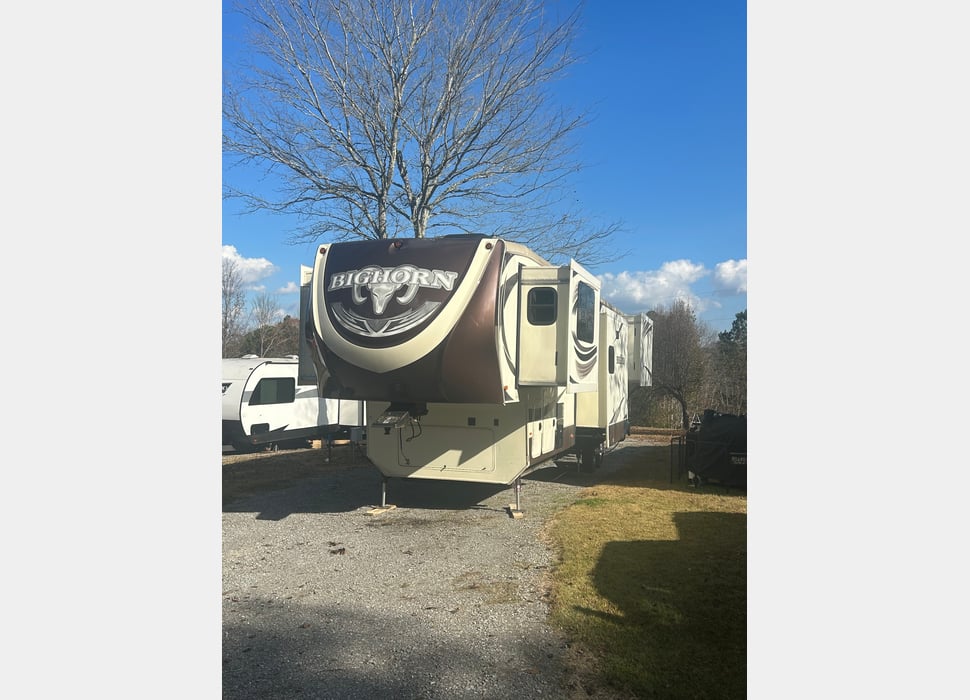 Fifth Wheel rentals in Auburn