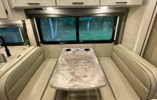 Rollin Ritz  2022 Thor Motor Coach Four Winds 31E