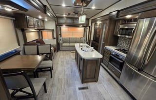 Keystone Montana 3811MS