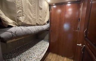 2017 Fleetwood RV Jamboree 30D