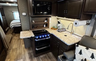 The Southern Traveler, sleeps 6, adventure ready!