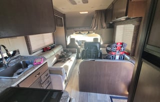 2018 Thor Four Winds 30D