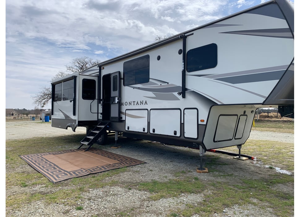 Fifth Wheel rentals in benton
