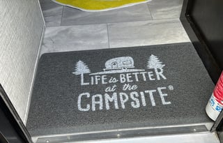 2022 Free Solo | Cozy Lightweight Sleeps 4