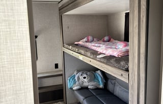 2021 Crossroads–Bunkhouse & Outdoor Kitchen-Slps 8