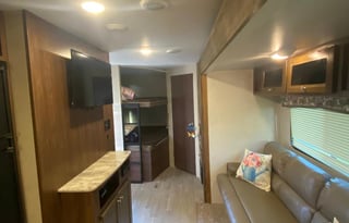 2017 Dutchmen RV Coleman Lantern Series 285 BH