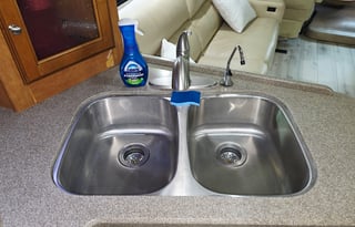 Winnebago:King Bed • FREE WiFi • Solar