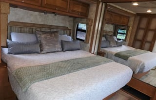 Winnebago:King Bed • FREE WiFi • Solar