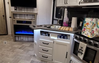 Wolnik's  Glampin' Campin'