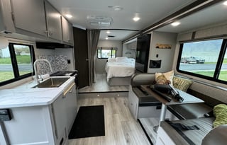 2026 27ft Coachmen 23FS - Sleeps 6