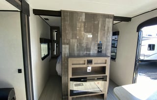 2021 Keystone Hideout LHS 318BR