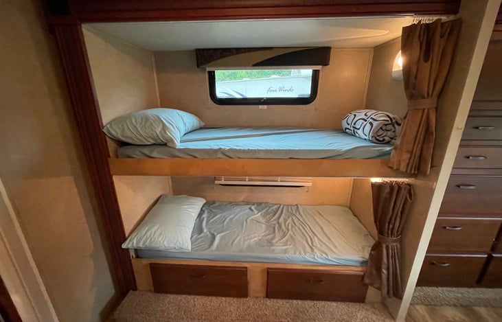 Awesome little bunk nook