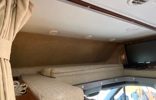 2014 Mercedes Benz Solera 24S