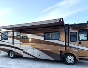Fleetwood RV Discovery 39S