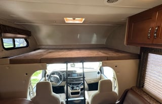 *New Listing* 2016 Thor Freedom Elite 29FE