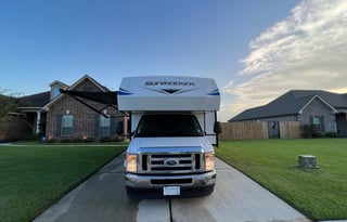 Enjoy a cruise in "CRUZ"! *TAILGATER'S DELIGHT!*