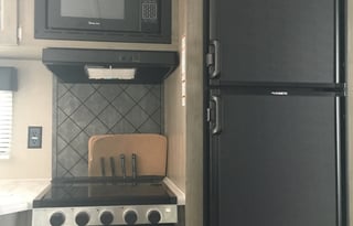 2020 Palomino XLE Lite 27RBQC