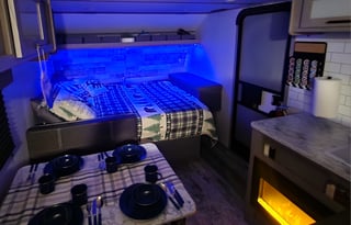 2023 Coleman 17B Easy tow Pet Friendly